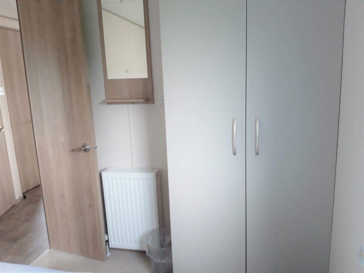 Luxury 2019 8 Berth Caravan With Hot Tub @ Tattershall Lakes Exterior foto